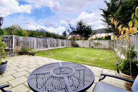52 Juniper Way, Romford, RM3 0XL