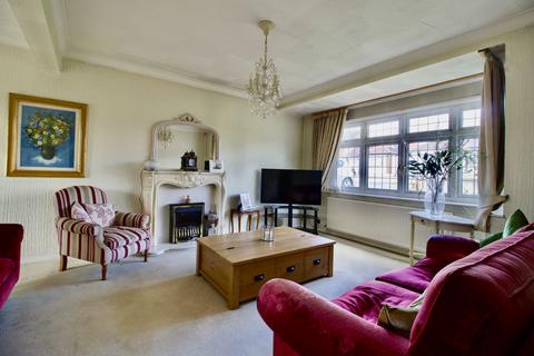 3 bedroom semi-detached house for sale, Beltinge Road, Romford RM3