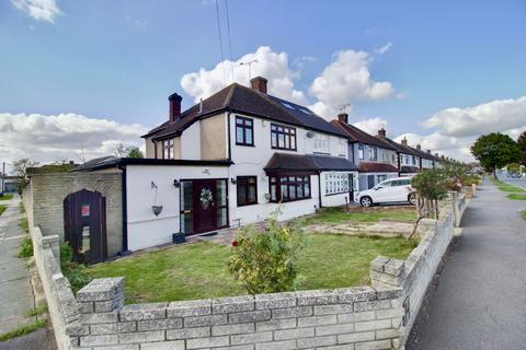 3 bedroom semi-detached house for sale, Beltinge Road, Romford RM3