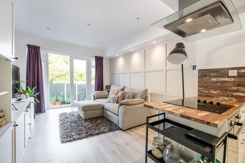 36f Brook Road, Benfleet, SS7 5JA