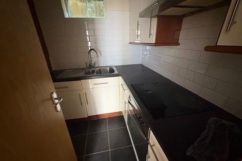 2 bedroom bungalow to rent, Flat J,    Liverpool Road, Luton
