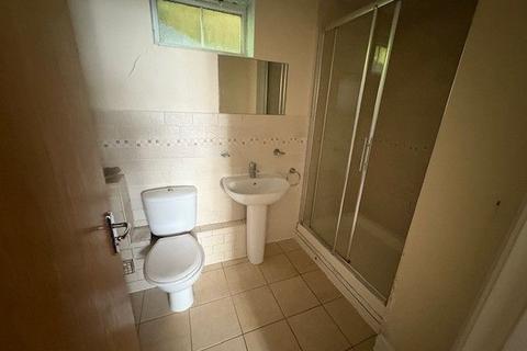 2 bedroom bungalow to rent, Flat J,    Liverpool Road, Luton