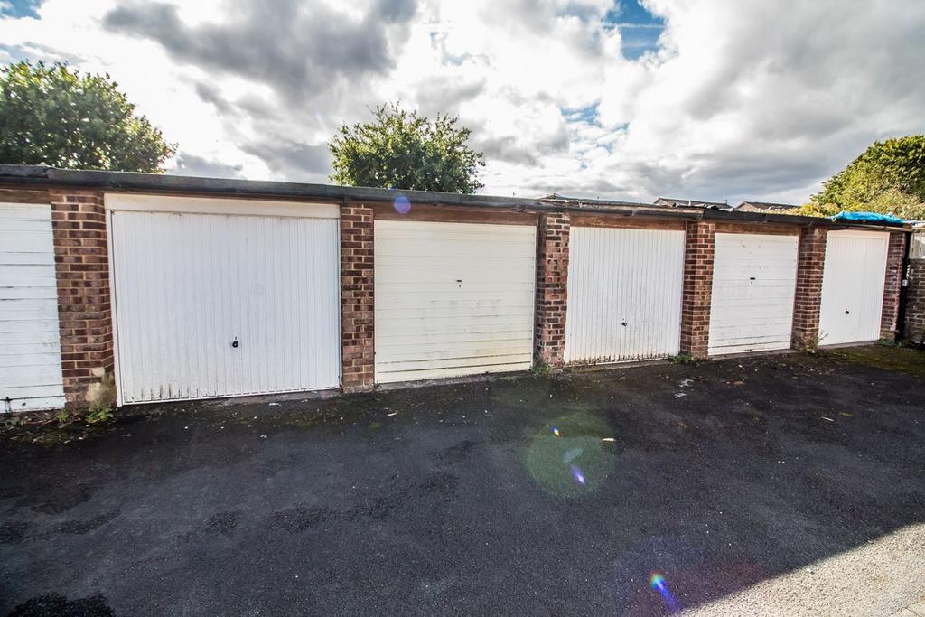 Garage.