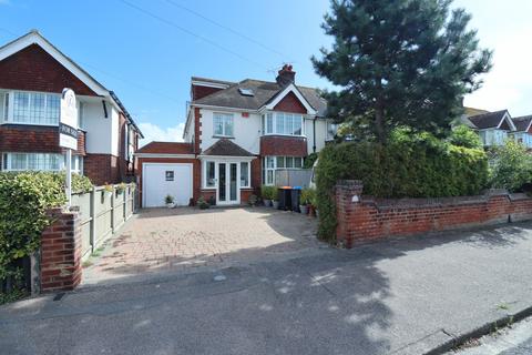 Barnes Avenue, Margate