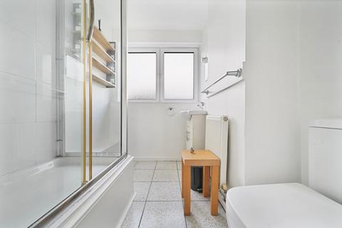 3 bedroom flat for sale, Plough Way, London, SE16
