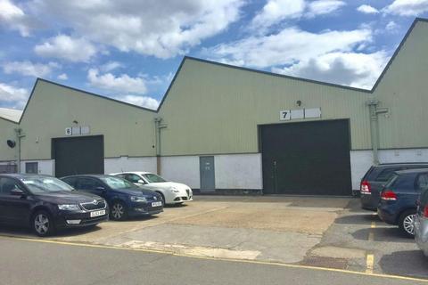 Distribution warehouse to rent, 166 Feltham Rd Ashford TW15 1YQ