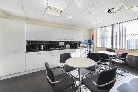 Office to rent, Railway Appr Wallington SM6 0HB
