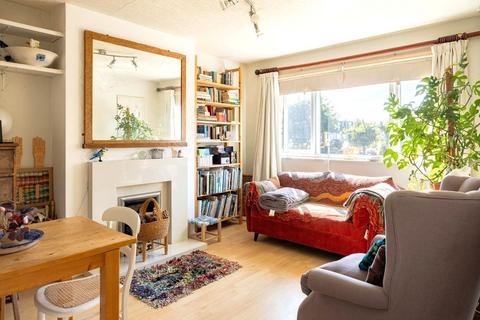 2 bedroom maisonette for sale, Rowntree Road, near the Green