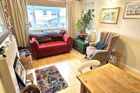 2 bedroom maisonette for sale, Rowntree Road, near the Green
