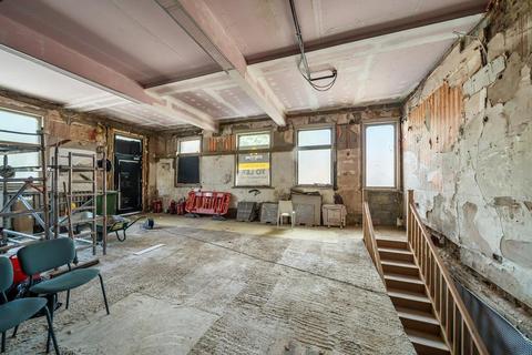 Pub to rent, 299 Manchester Rd London E14 3HN