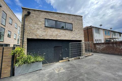 Office to rent, 260 Knights Hl London SE27 0QP