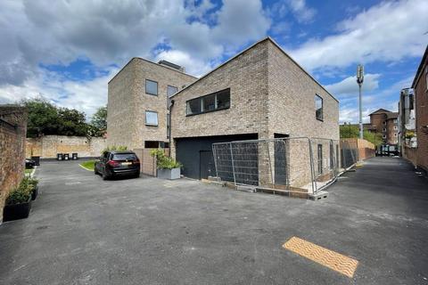 Office to rent, 260 Knights Hl London SE27 0QP