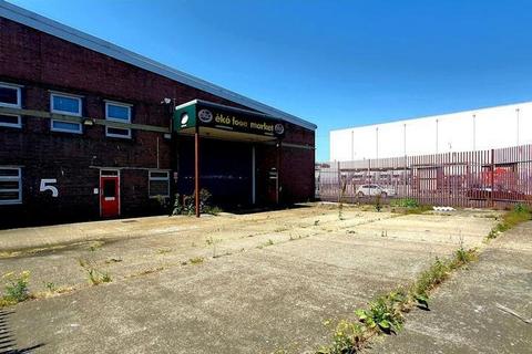 Warehouse to rent, Meridian Trading Estate, Lombard Wall London SE7 7SW