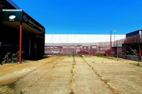 Warehouse to rent, Meridian Trading Estate, Lombard Wall London SE7 7SW