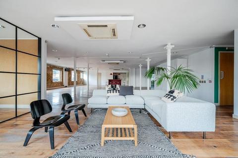 Office to rent, 135 Curtain Rd London EC2A 3BX