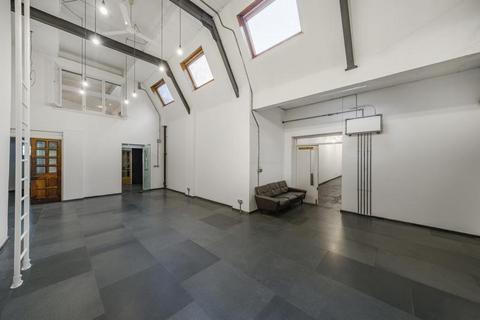 Retail property (high street) to rent, 2A East Mount St London E1 1BA