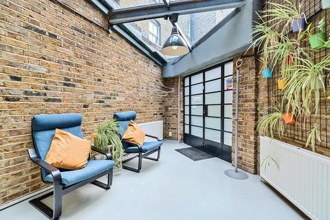 Office to rent, 15 Hackney Rd London E2 7PR