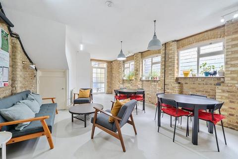 Office to rent, 15 Hackney Rd London E2 7PR
