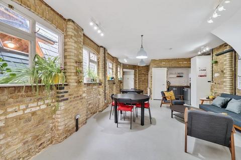 Office to rent, 15 Hackney Rd London E2 7PR