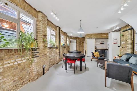 Office to rent, 15 Hackney Rd London E2 7PR