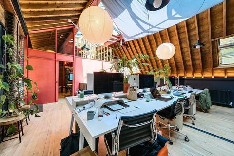 Office to rent, Hackney Rd London E2 7PR