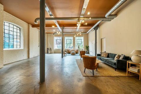 Office to rent, Hackney Rd London E2 7PR