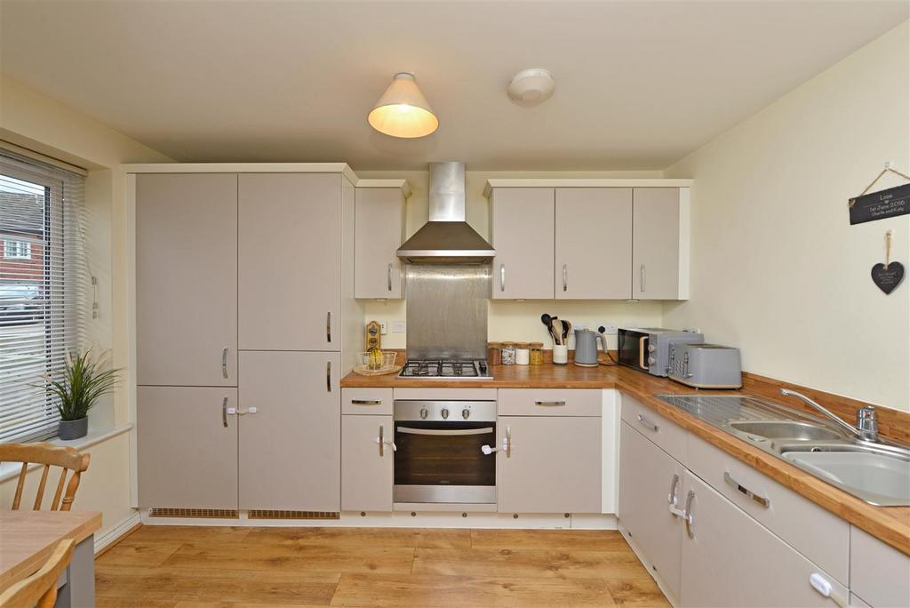 Fitted Dining Kitchen: