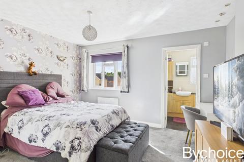 4 bedroom detached house for sale, Grenadier Road, Haverhill, Suffolk