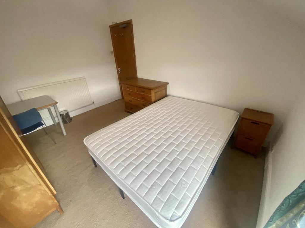 Bed 4, 2