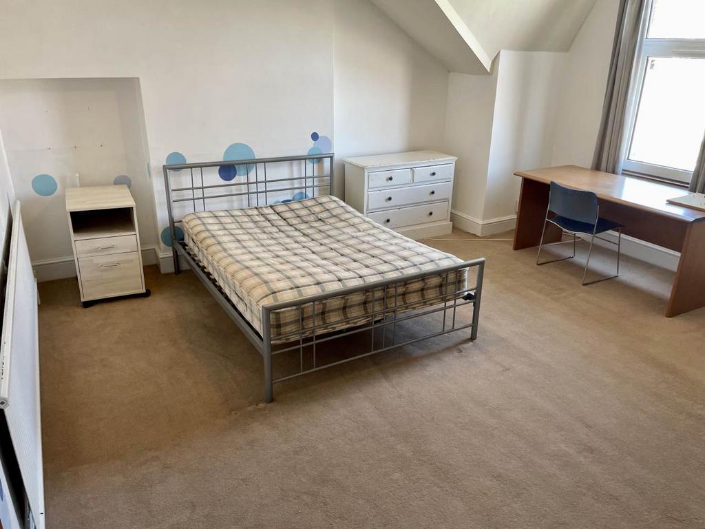 Bed 5, 1