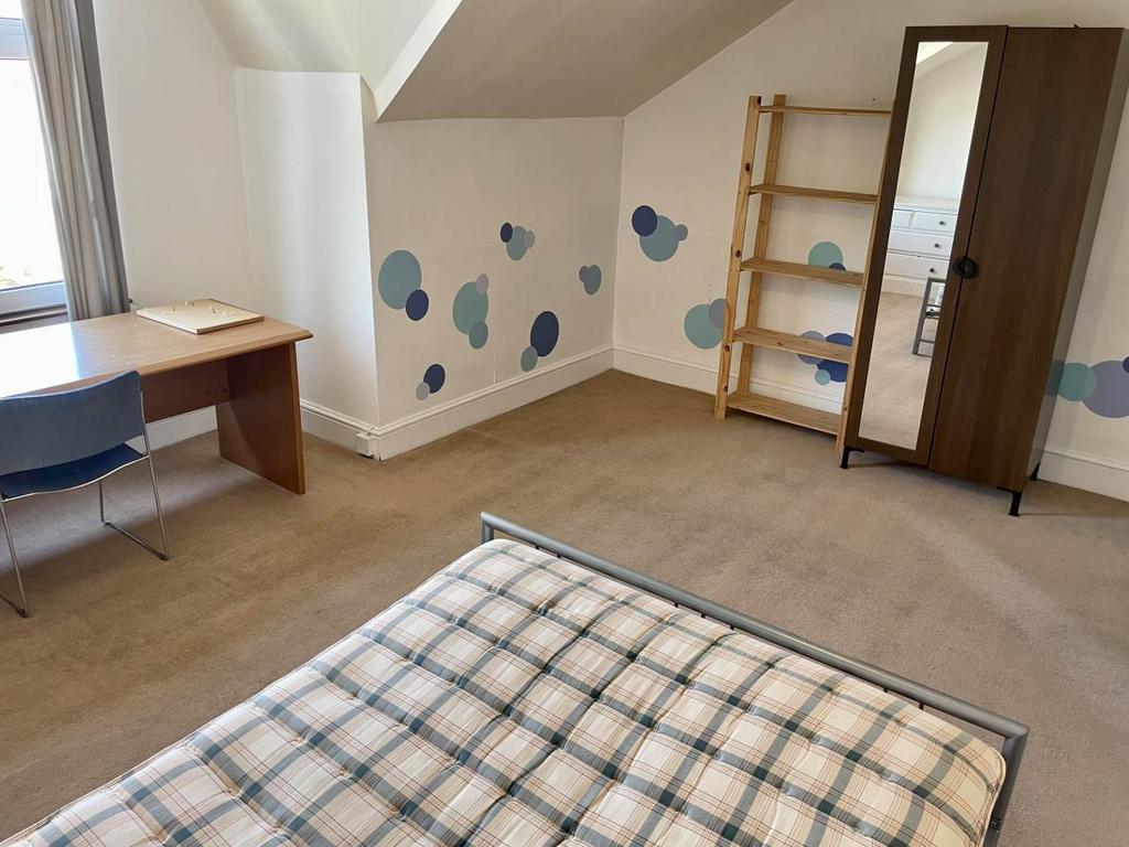 Bed 5, 2
