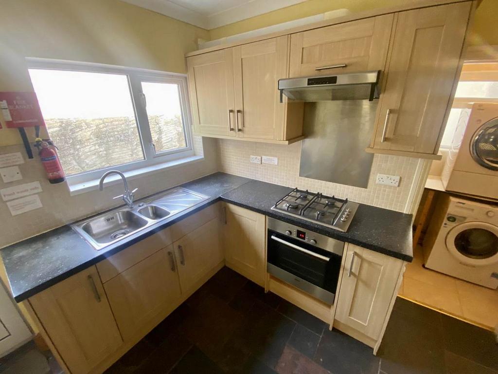 Kitchen 2