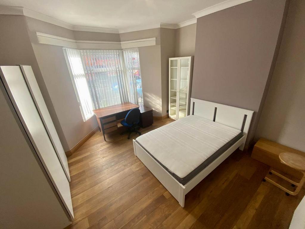 Bed 3, 1