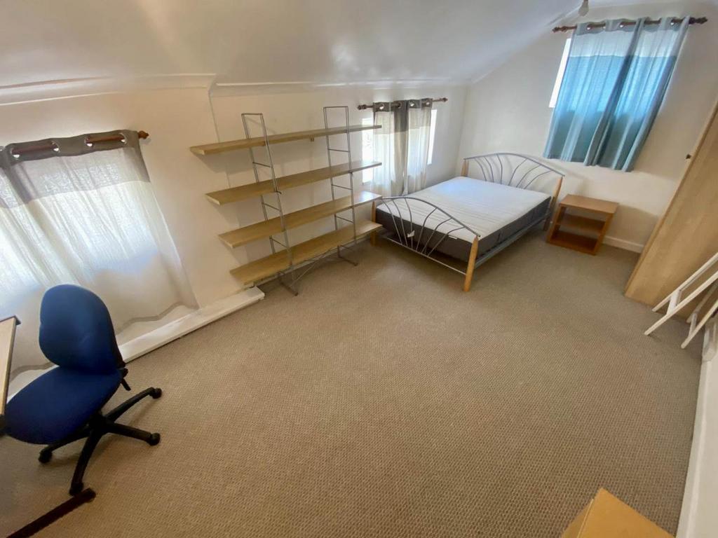 Bedroom 5, 1