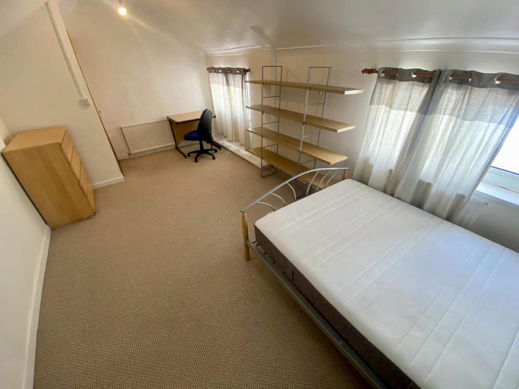 Bedroom 5, 2