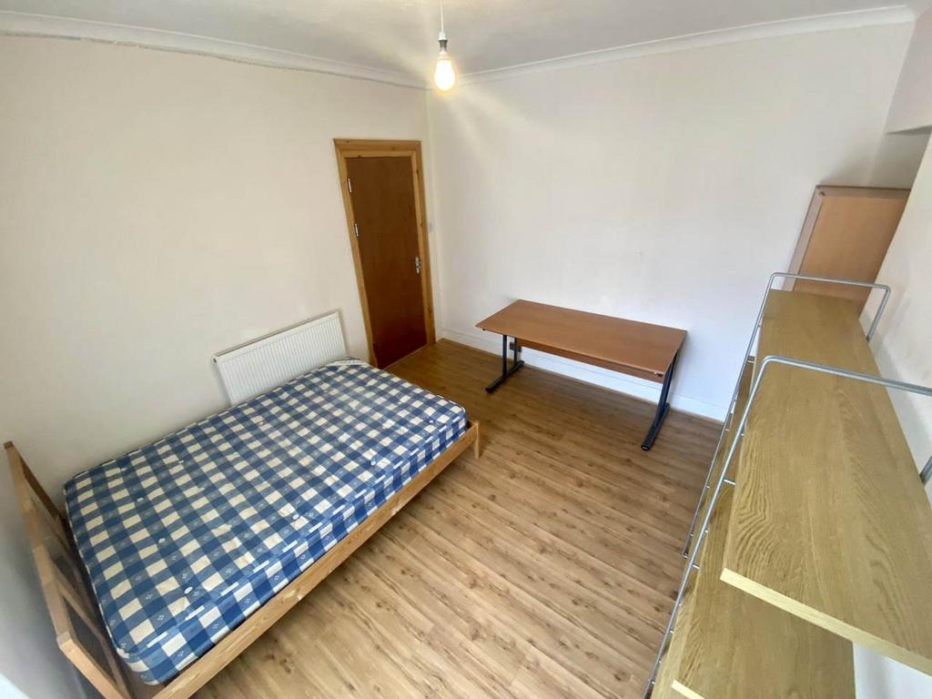 Bed 1, 2