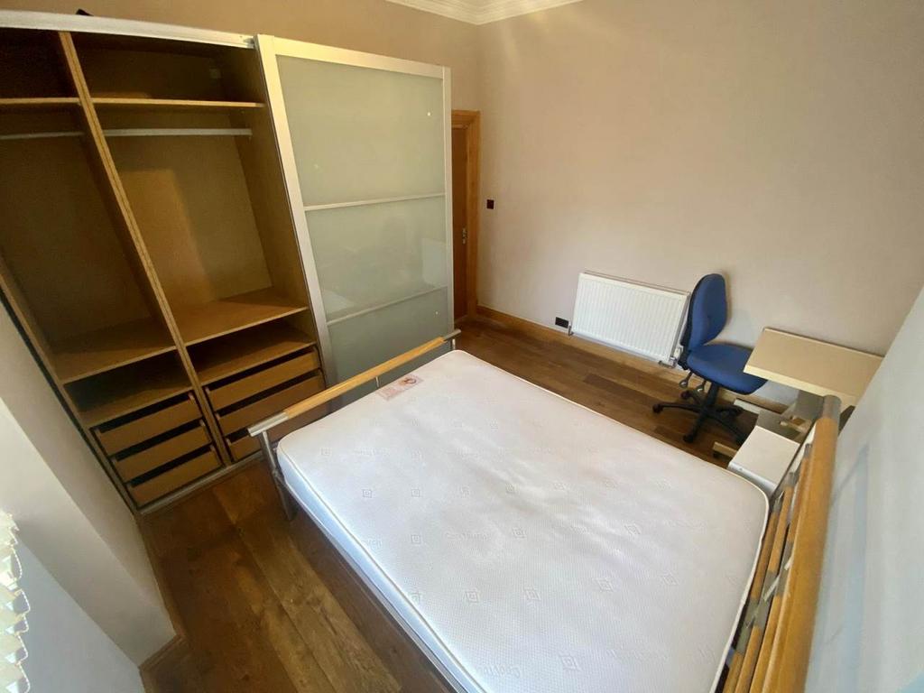 Bed 2, 2