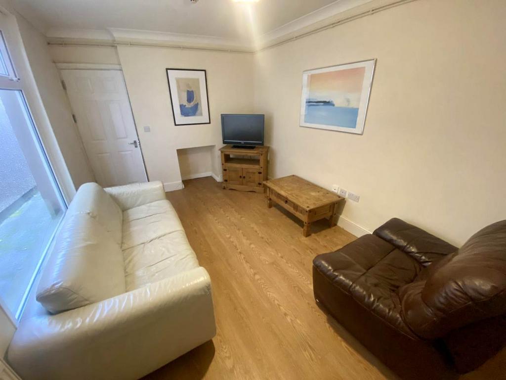 Lounge 1