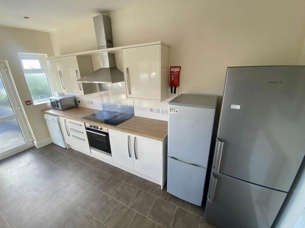 Kitchen 1
