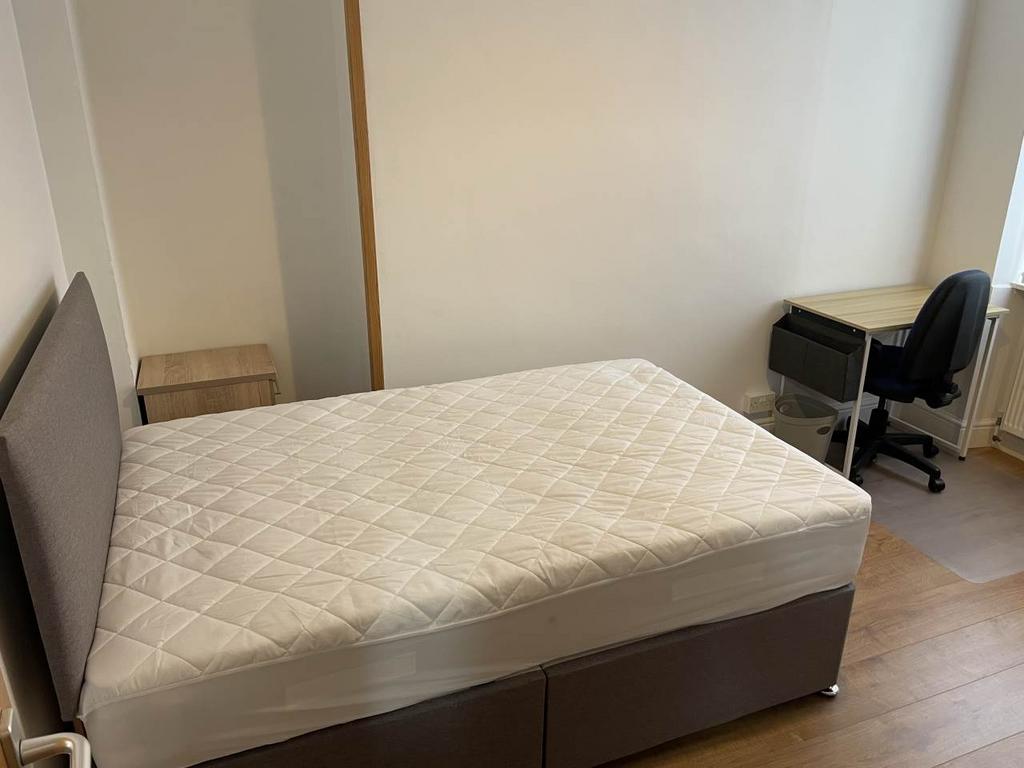 Bedroom 1, 1