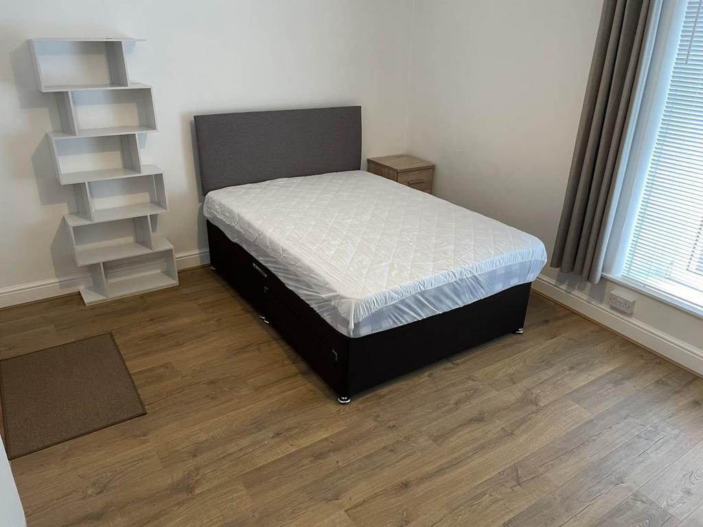 Bedroom 4, 1