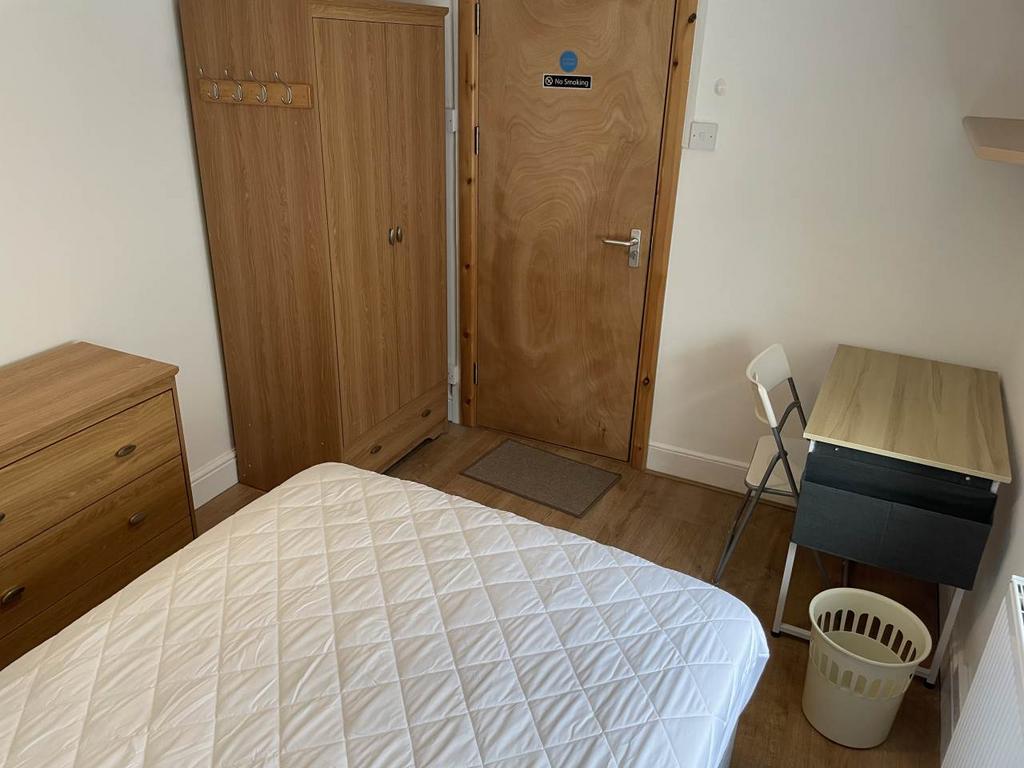 Bedroom 2, 2