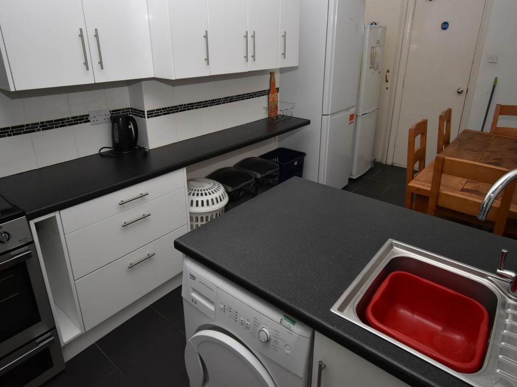 Kitchen 3