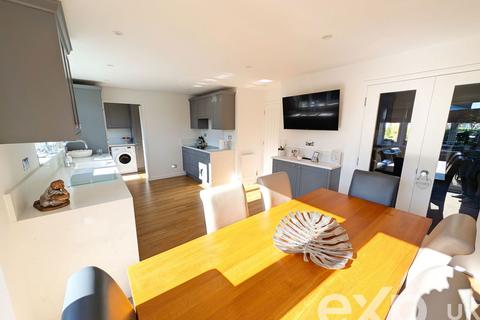 4 bedroom detached house for sale, Cliveden Close, Maidstone ME16