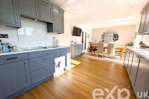 4 bedroom detached house for sale, Cliveden Close, Maidstone ME16