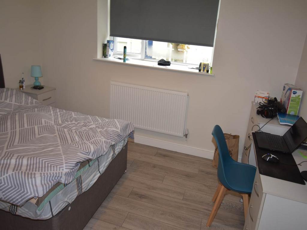 Bedroom 1 photo 1