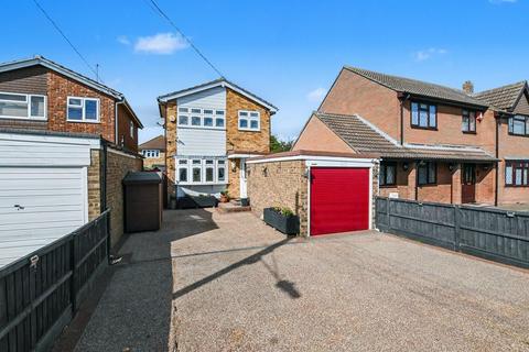 3 bedroom detached house for sale, Central Avenue, Canvey Island SS8