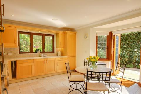 5 bedroom detached house for sale, 4 Highview Place, Wivelsfield Green, Haywards Heath  RH17 7RZ