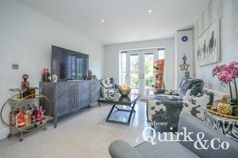 2 bedroom apartment for sale, High Road, Benfleet, SS7