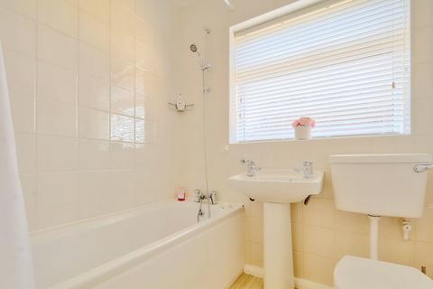 32 Buckingham Drive, Middlesbrough, TS6 0QE